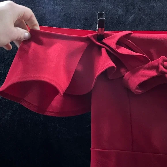 Elegant Red Off-Shoulder Dress - Picture 3 of 10